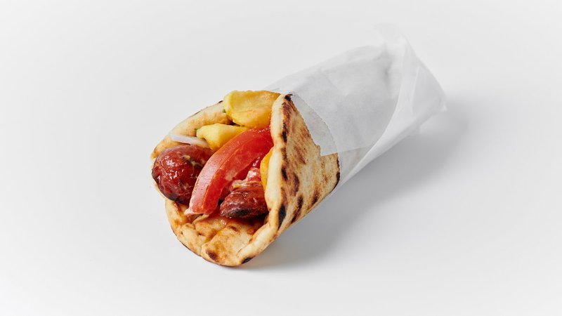 Λουκάνικο Χωριάτικο σε Πίτα